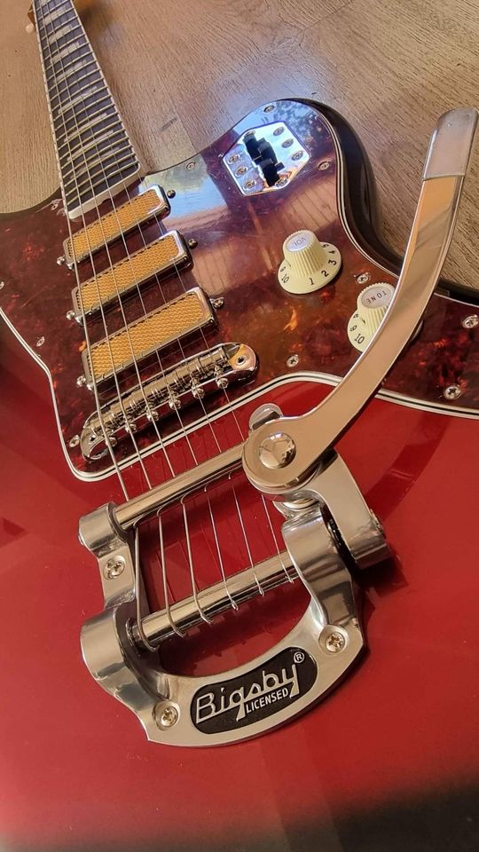 Fender Jazzmaster Gold Foil Bigsby